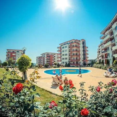 Apartamento Crown Club