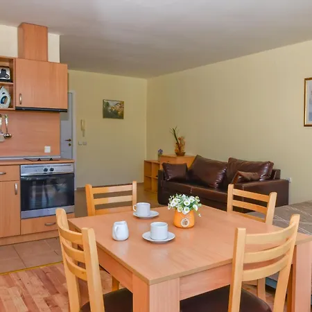 Crown And Imperial Apartments * Sveti Vlas