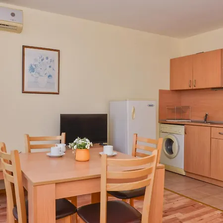 Crown And Imperial Apartamento Sveti Vlas